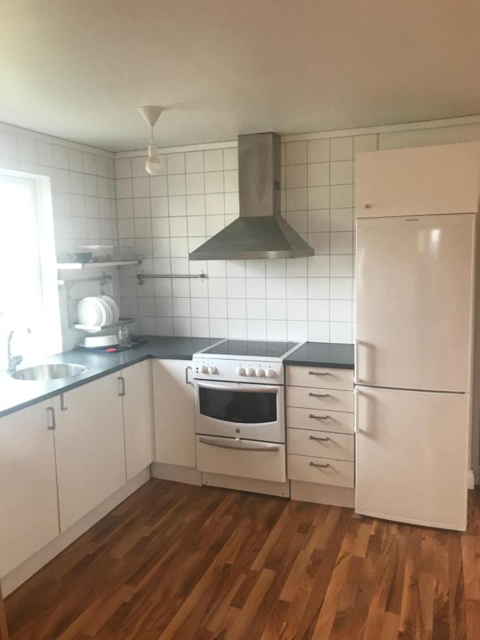 Lillstugan Skara Buitenkant foto